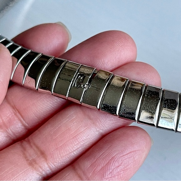 VINTAGE | CHUNKY SILVER TONE OMEGA CHAIN PANEL COLLAR 5.5" Inner Diameter - Picture 3 of 12